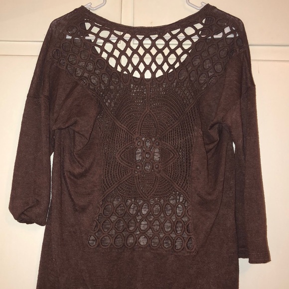 Detailed back blouse - Picture 3 of 3